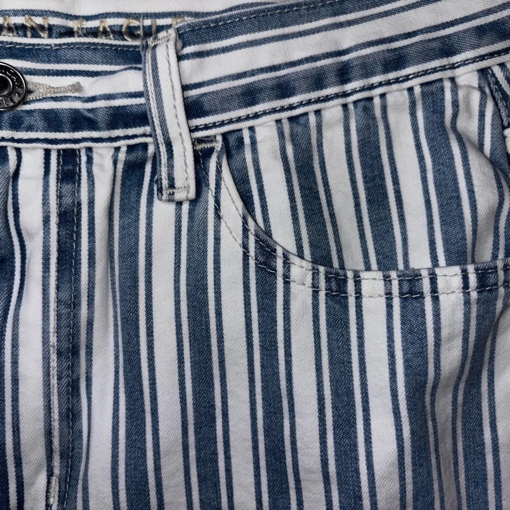 American Eagle 8 AE Mom Shorts Stripe Denim Jean Shorts Coastal Summer High Rise
